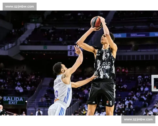 2 米 24 巨人跨界乒乓!文班亚马中国首秀引热议 2 米 24 巨人跨界乒乓!文班亚马中国首秀引热议